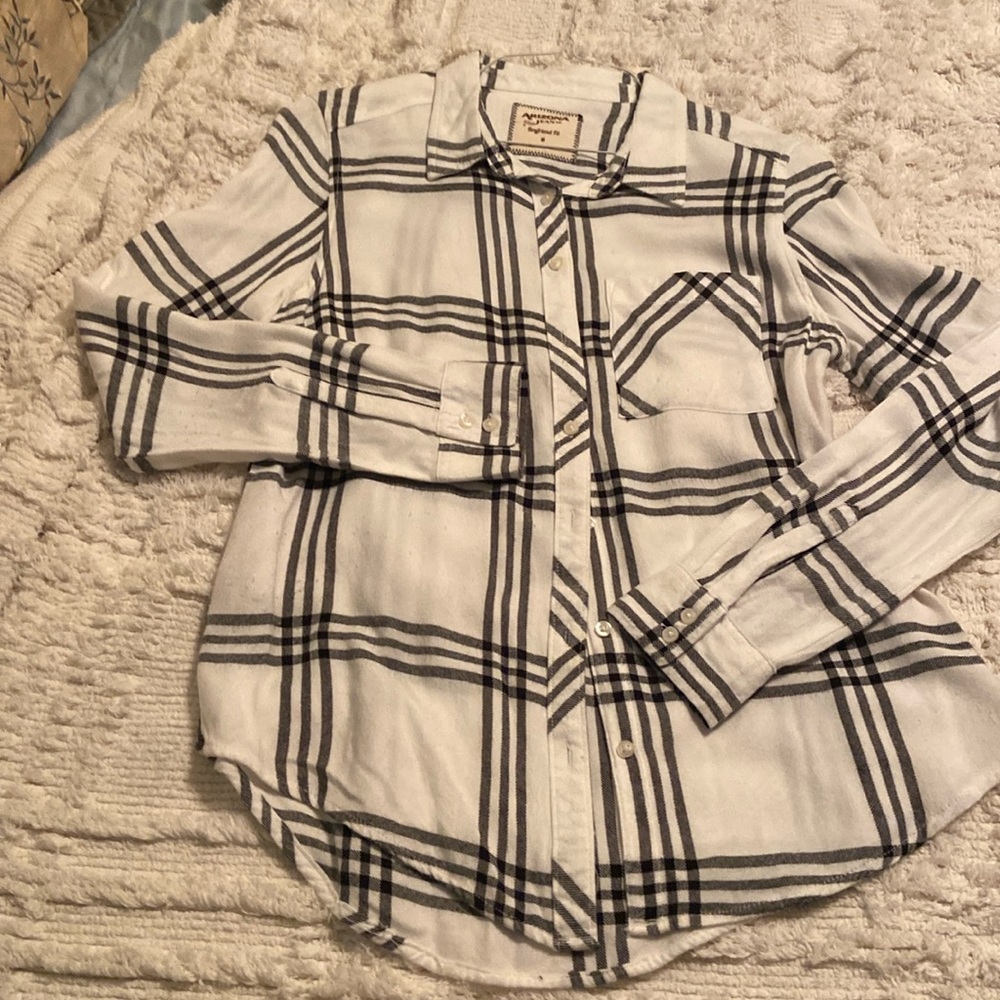 🔴 White plaid shirt